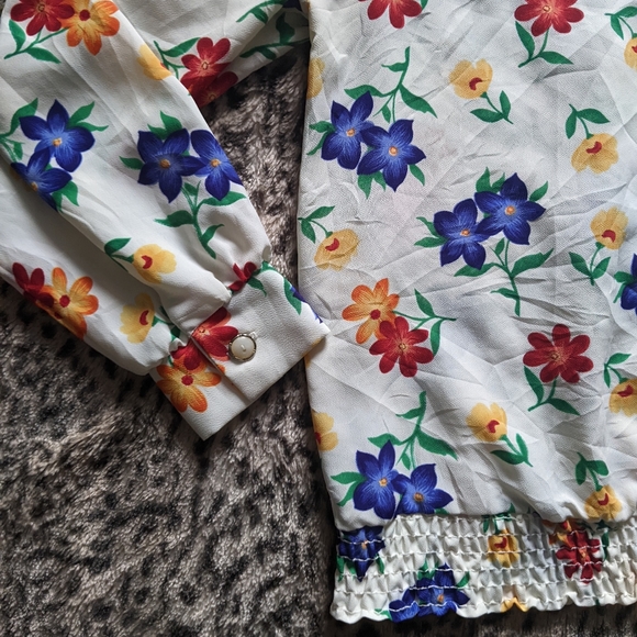 Vintage floral button down - Picture 5 of 8